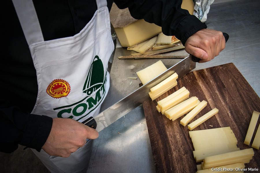 Comté : les secrets de fabrication de ce fromage du Jura | Régal