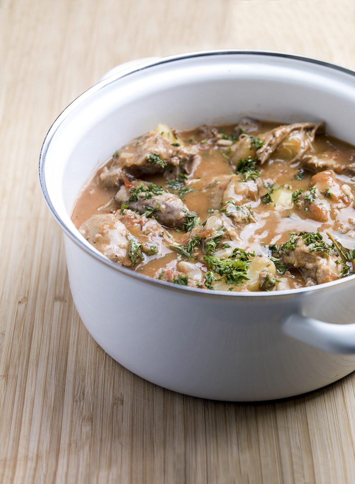 Épaule d'agneau en ragoût : recette de chef facile | Régal