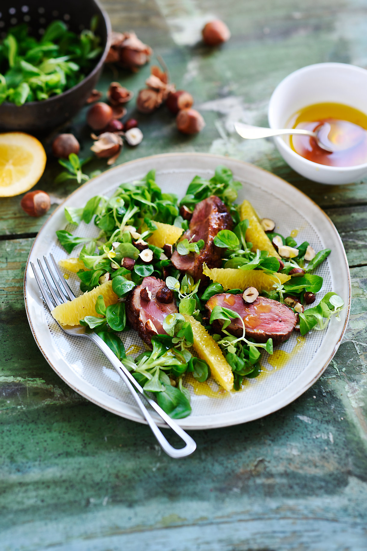 Salade de magret de canard : recette d'hiver (4 étapes) | Régal
