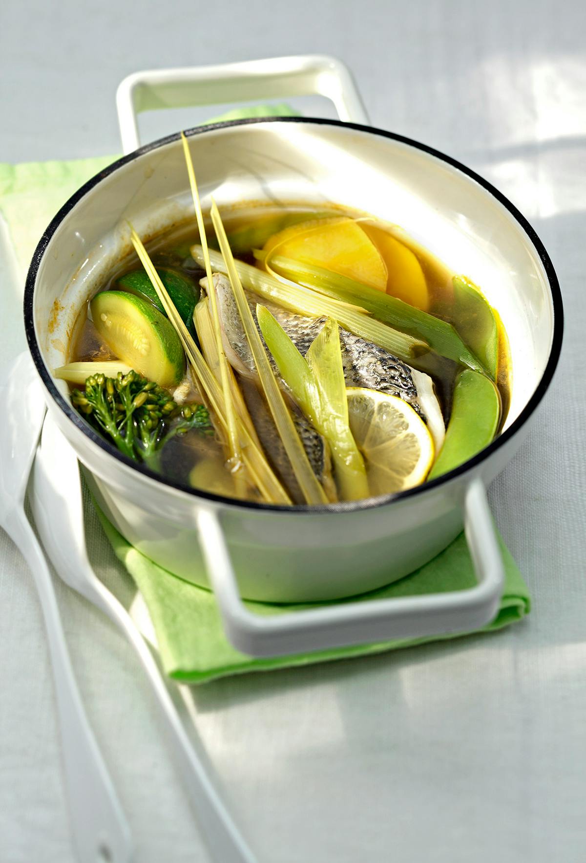 Jeunes légumes pochés au bouillon façon thaïe Régal