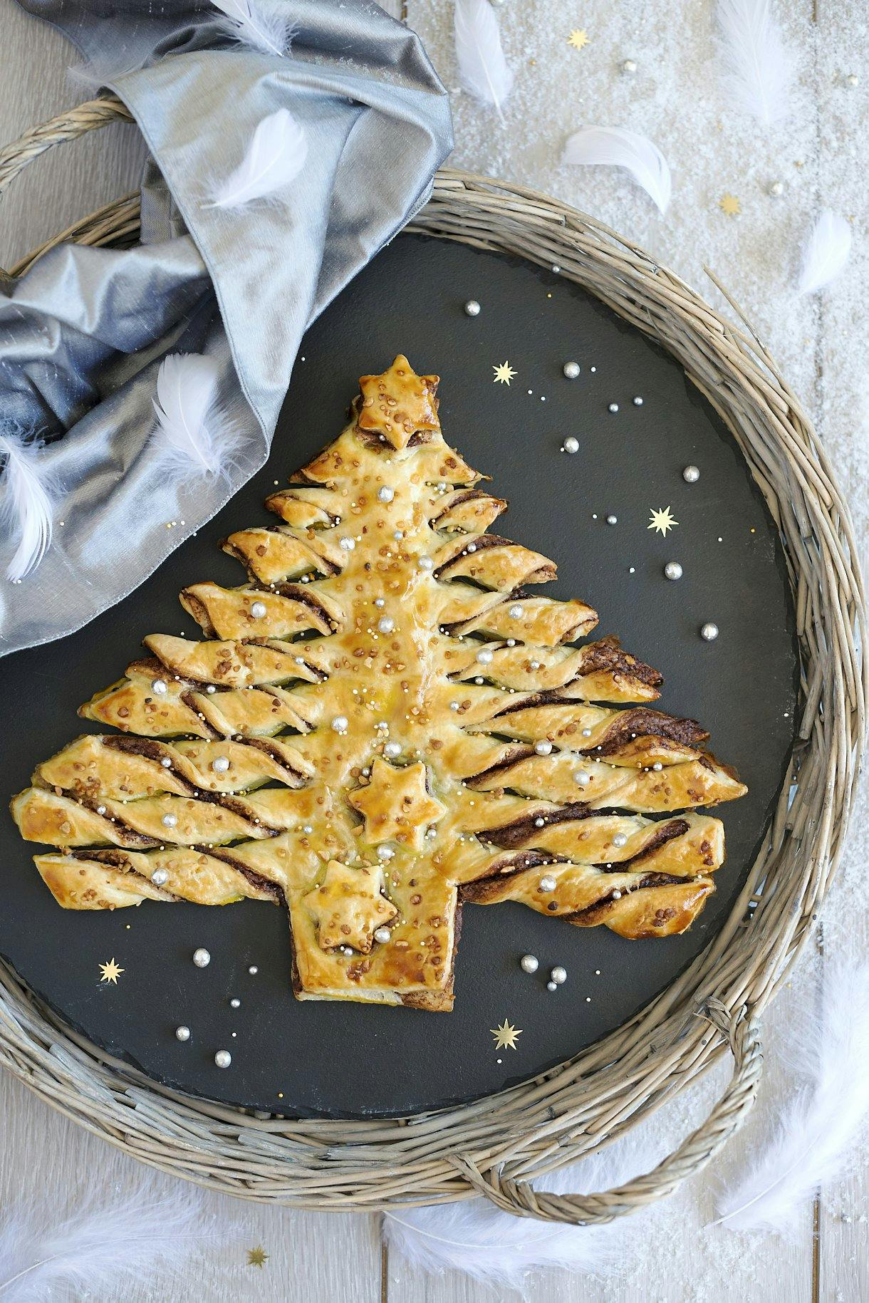 Sapin feuilleté au chocolat (30 MINUTES��) : recette de Noël  Régal