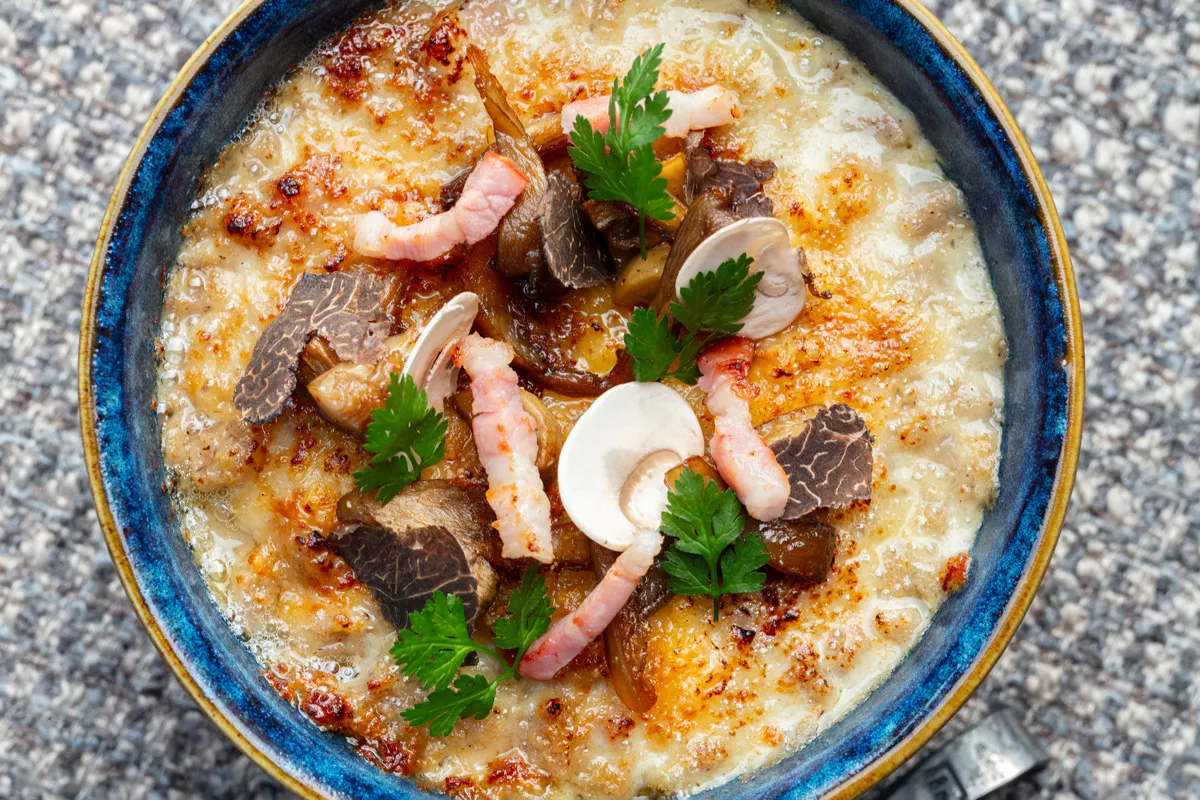 Gratin de crozets : une recette savoureuse au reblochon et aux lardons